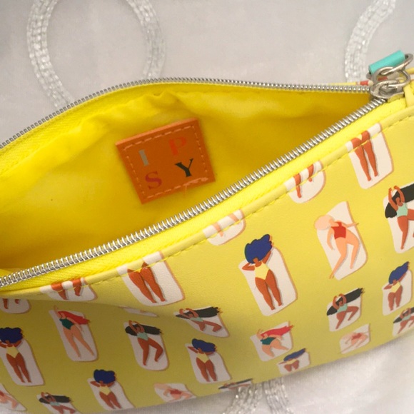 (Free with $30+ purchase) Ipsy beach makeup bag - Picture 3 of 4